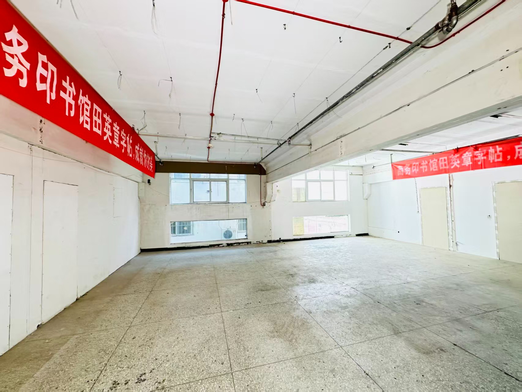 圣域蓝湾建议再强化“人工智能算力中心、AI应用孵化、数字经济示范园”等产业概念，会更符合产业园招商语言_COPY